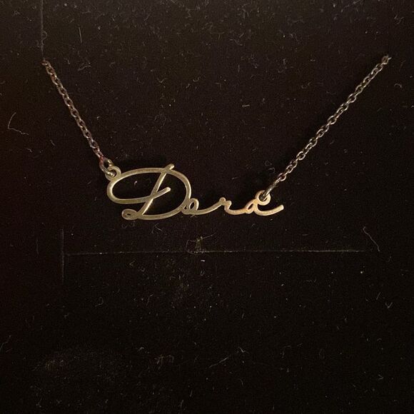 NIB Oak & Luna Belle Custom Engraved "Dora" Sterling 925 Silver Necklace - Picture 3 of 3